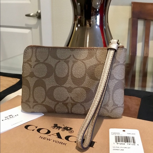 COACH WRISTLET KHAKI CHAMPAGNE POUCH - Picture 3 of 4